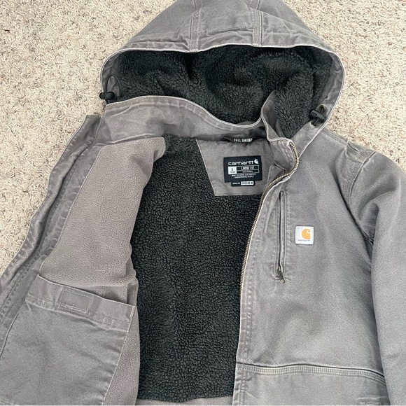 Women’s Sherpa-Lined Carhartt Jacket - Picture 5 of 6